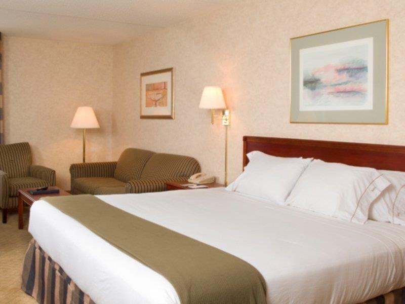 Holiday Inn Express & Suites Boston - Cambridge By Ihg Exterior photo