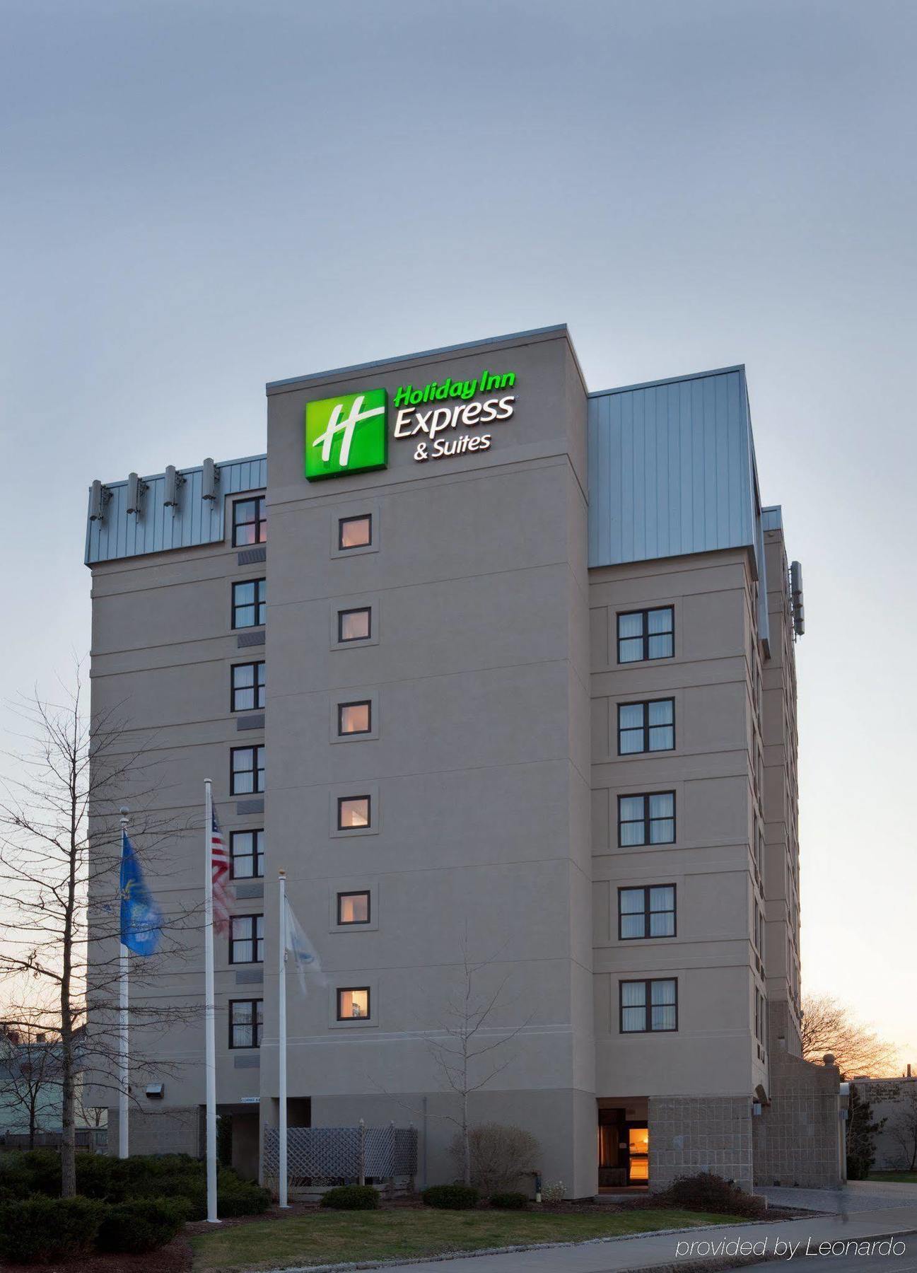Holiday Inn Express & Suites Boston - Cambridge By Ihg Exterior photo